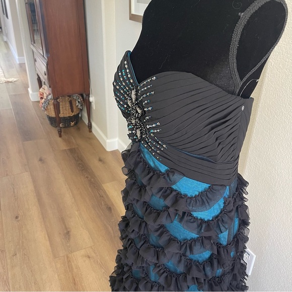 NWT Bicici & Coty Form Gown/Dress | L - Picture 8 of 10